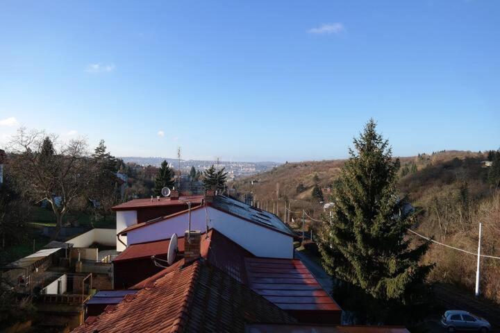 Apartment Trojska Praag Buitenkant foto