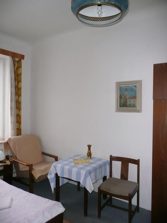 Apartment Trojska Praag Buitenkant foto